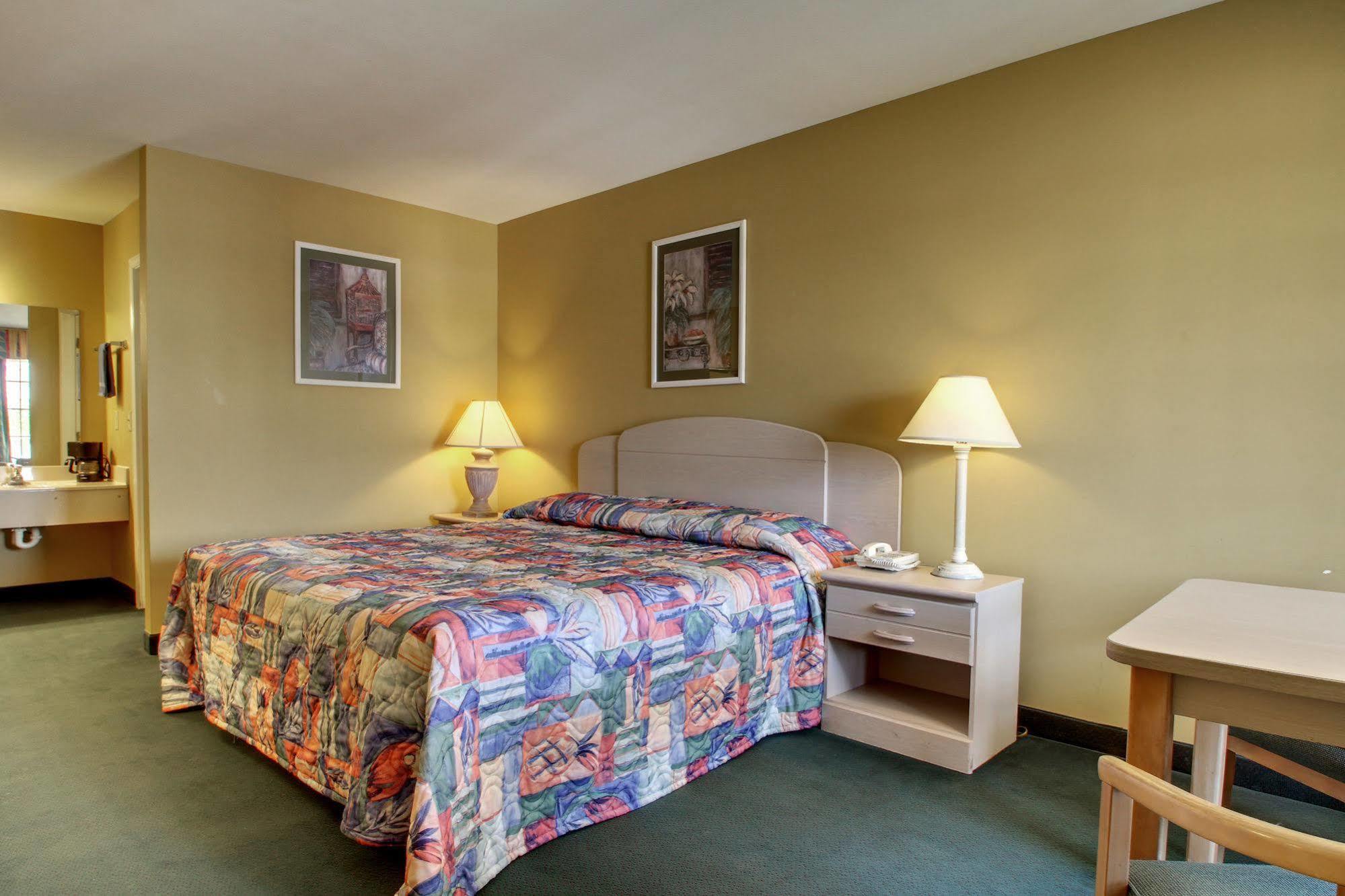 Key West Inn - Childersburg Dış mekan fotoğraf